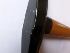 Marteau à piquer les soudures 465g PRO - panne verticale - GYS